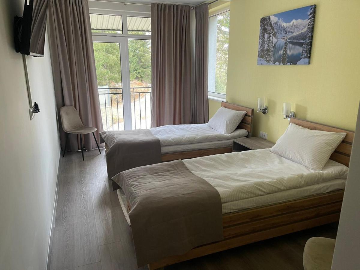 Отель Monblan Yablunytsya Quarto foto
